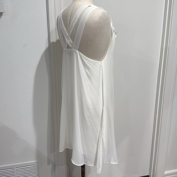 Lucca Couture Elegant White Flowy Dress with Ruffle Neckline and Tan Bow - L - Picture 4 of 11